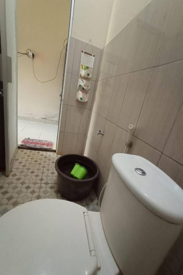 Express O 91578 Villali Jogja ジョグジャカルタ エクステリア 写真